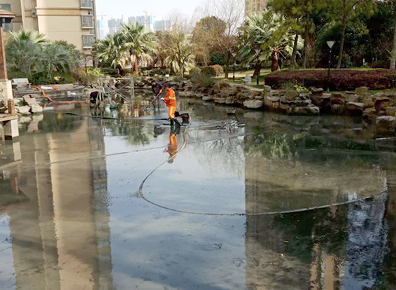 当阳景观池淤泥清理