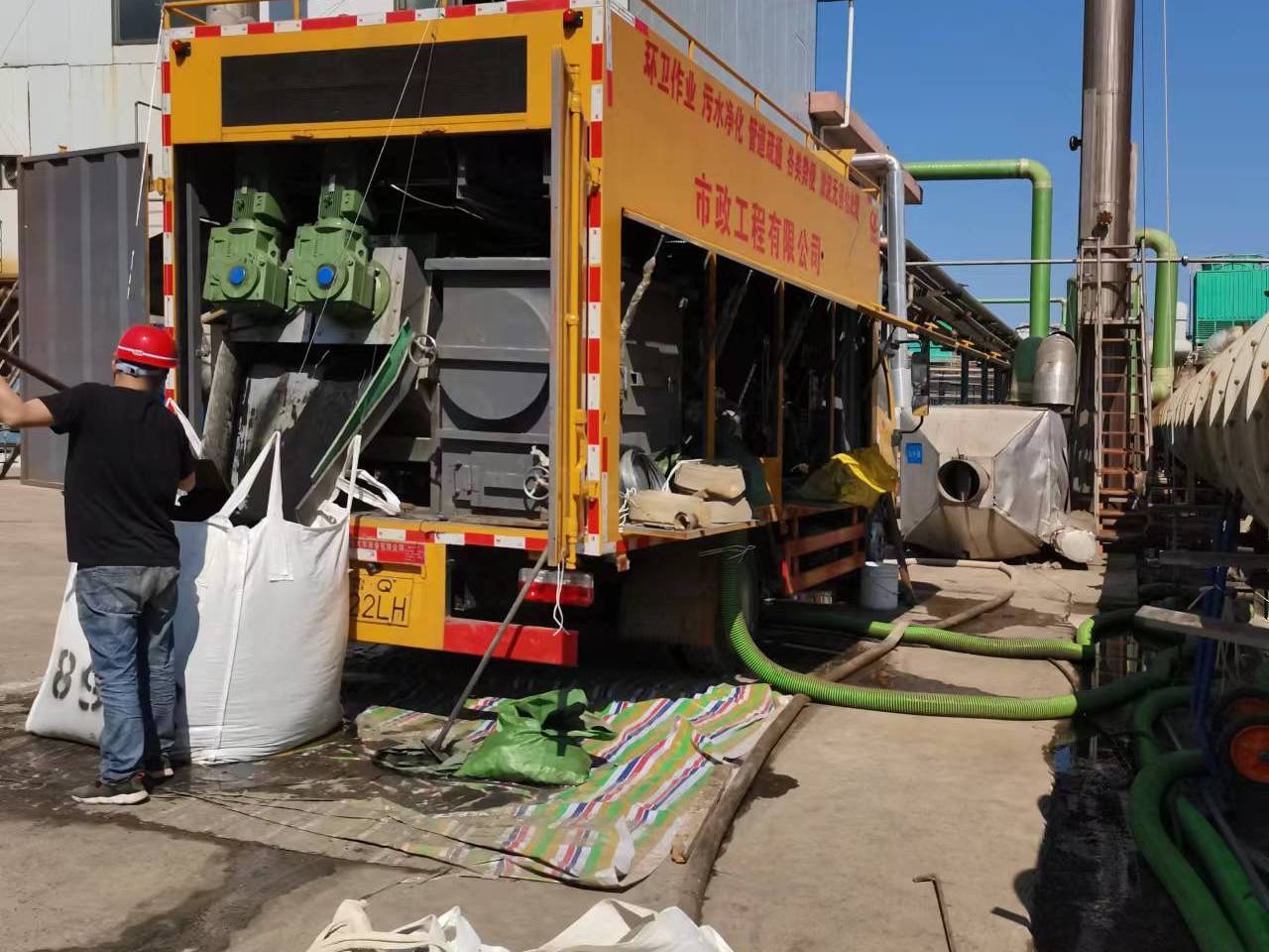 当阳淤泥压干处理